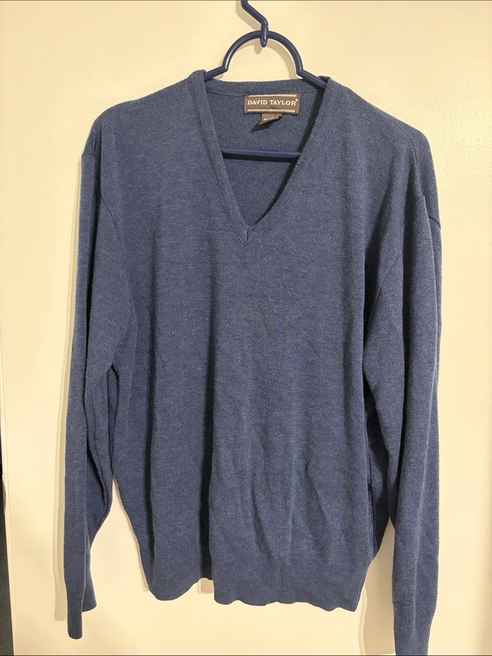 David Taylor Men’s V-Neck Sweater in Heathered Navy